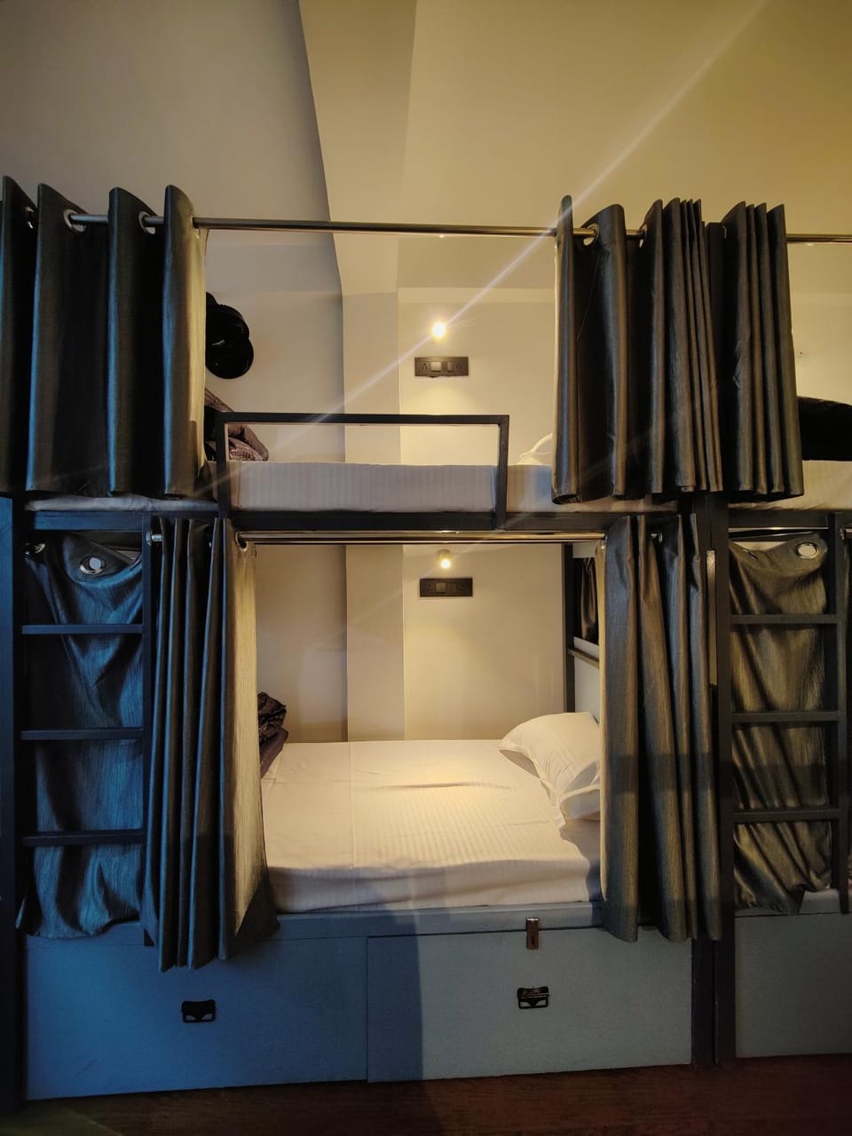 Bed, bunk bed