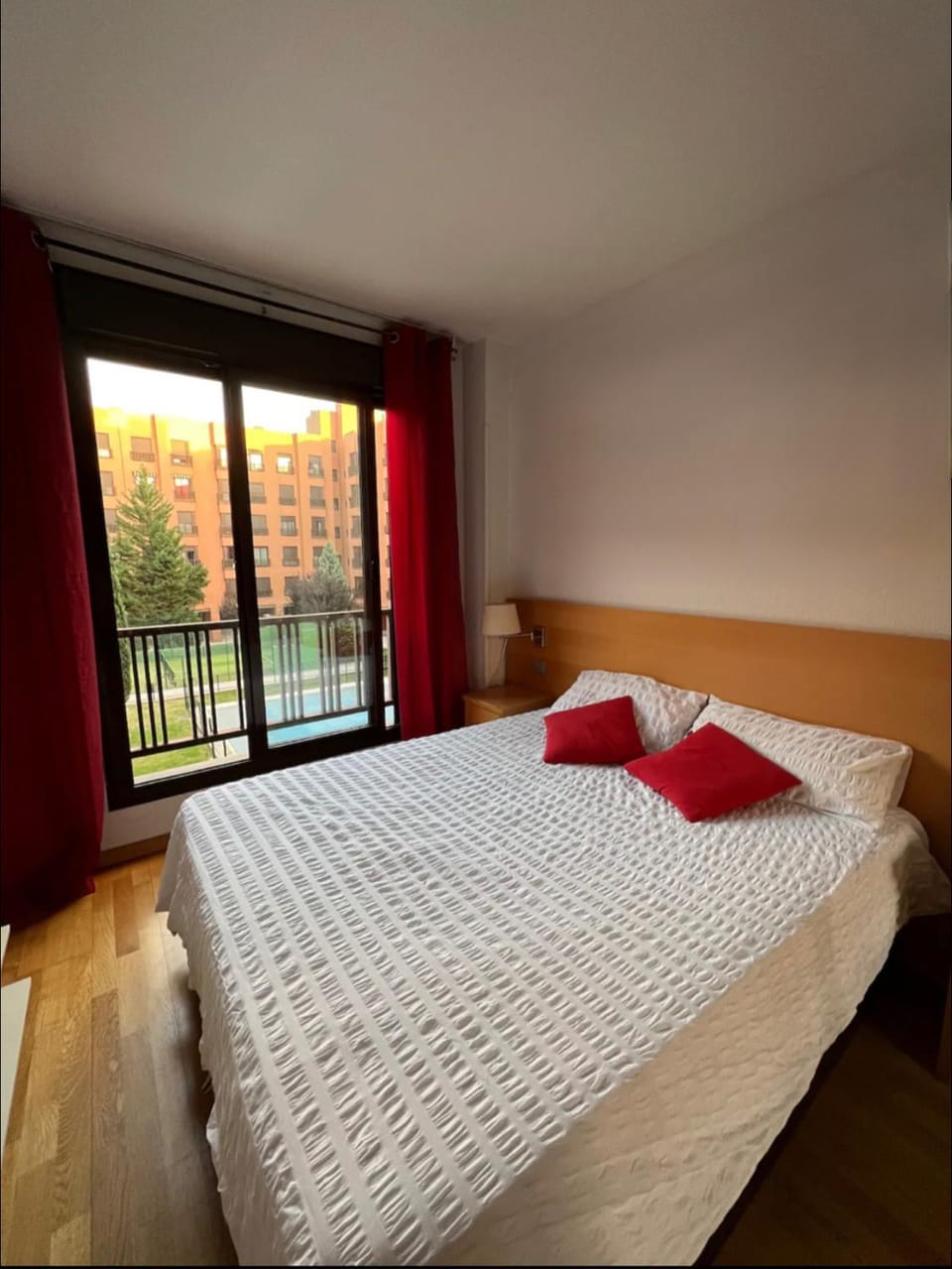 Samaniego suite, AirPort, ifema turístico Apartment in Madrid