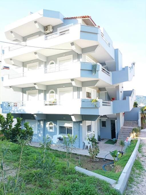 Comfy Cozy Iksia Apartment in Ialysos