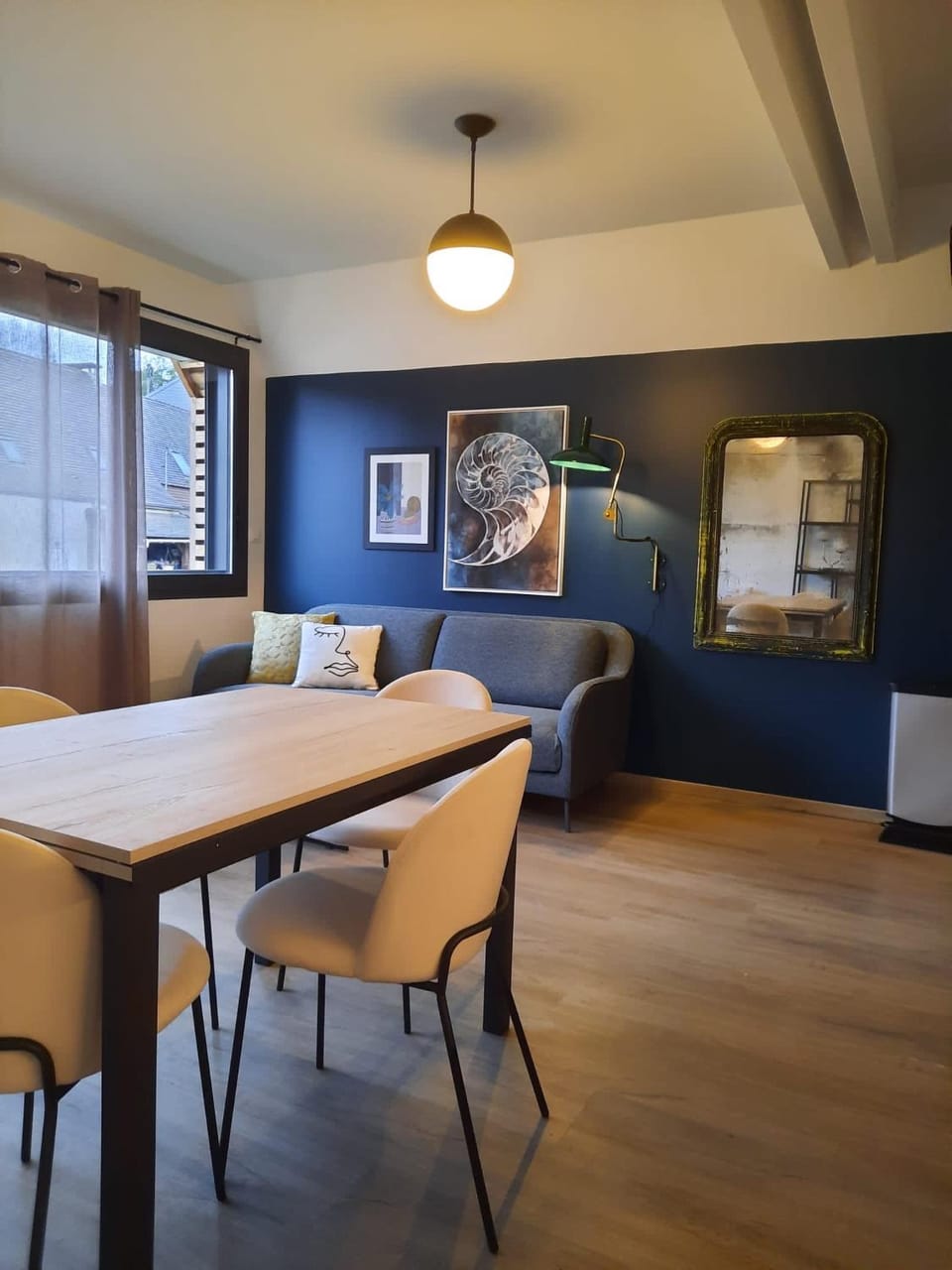TV and multimedia, Living room, Dining area