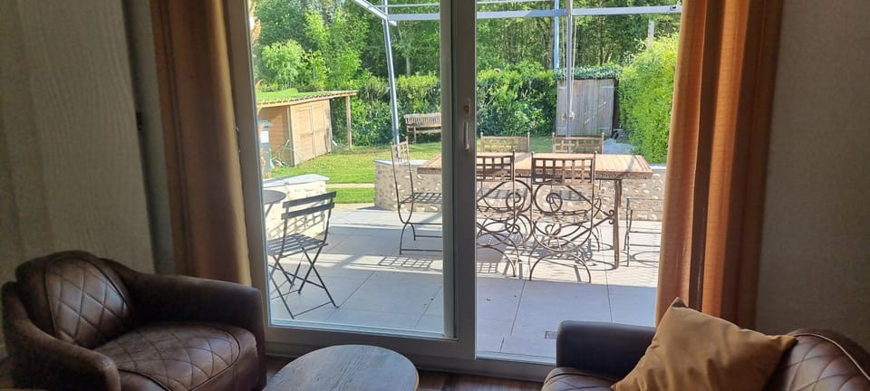 Living room, Garden view
