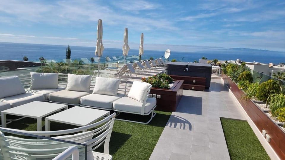 Property building, View (from property/room), Balcony/Terrace, Sea view