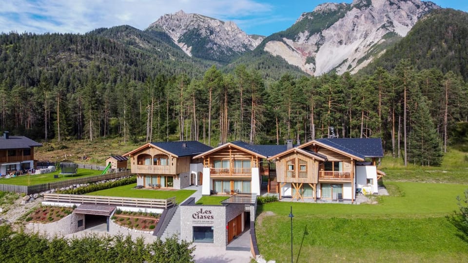 Les Ciases Chalets Dolomites Apartment hotel in San Vigilio di Marebbe