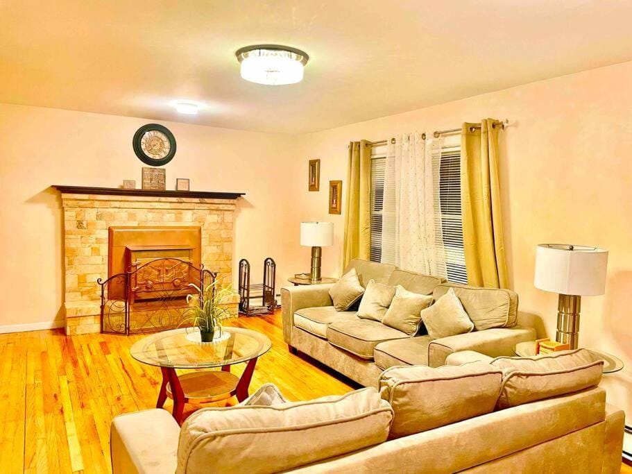 Scenic Views & River Access, Cozy River Home House in New Jersey