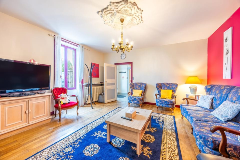 Property building, Living room