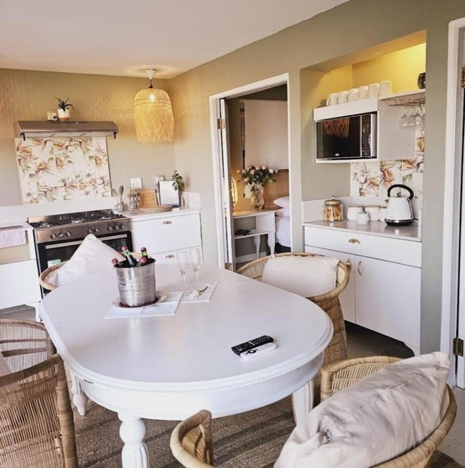 Shabbat Guest House and Spa, Hartbeespoort Apartment in Gauteng