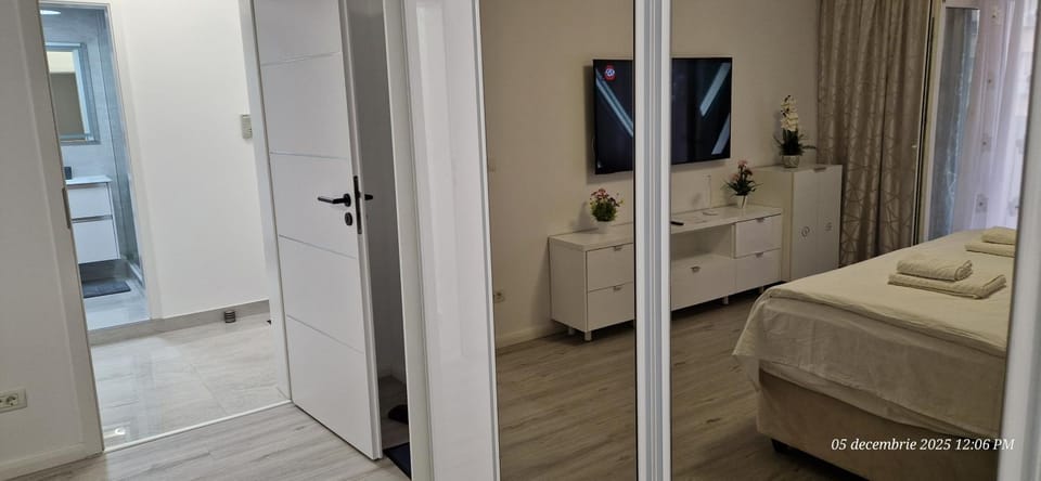 TV and multimedia, Bedroom, towels