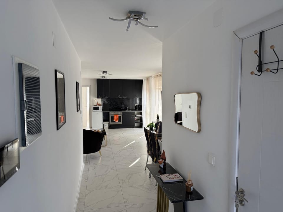Living room, Photo of the whole room