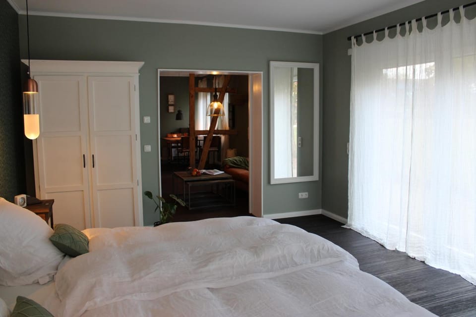 Photo of the whole room, Bedroom