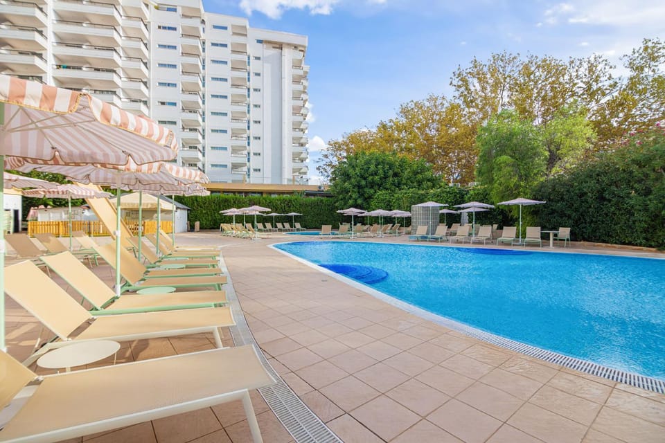 Garden, Balcony/Terrace, Swimming pool