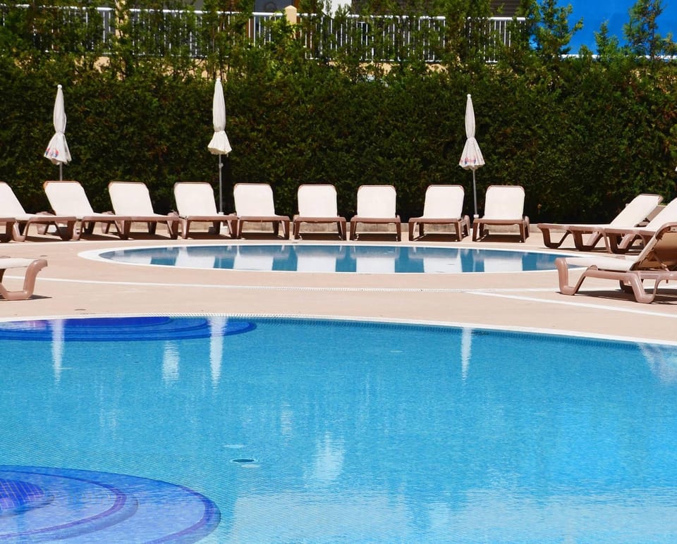 Garden, Swimming pool