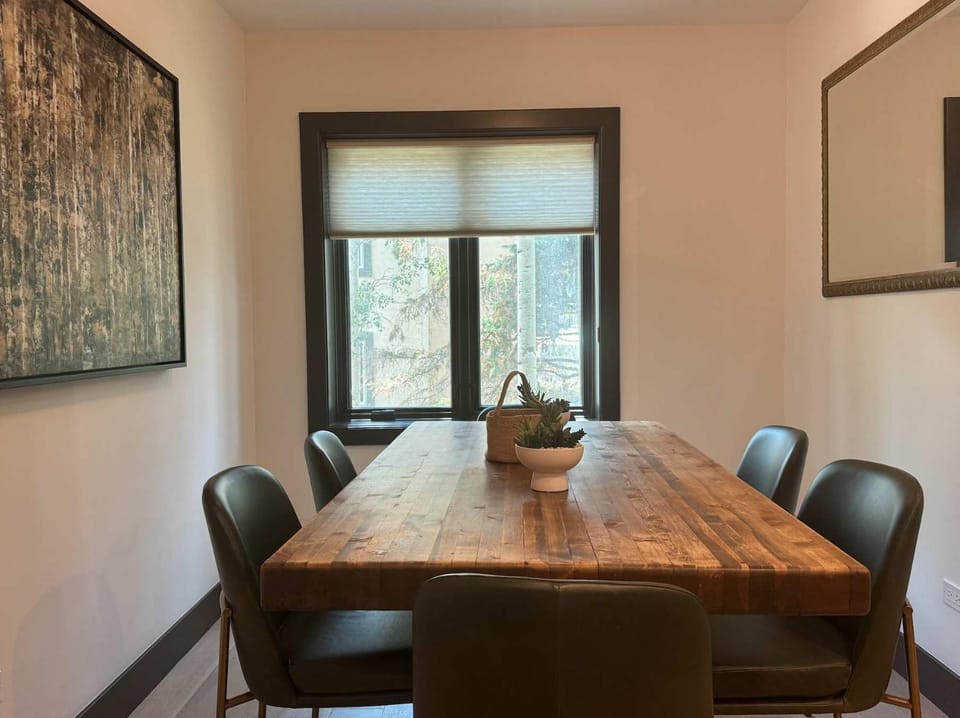 3Bdr in the heart of lions head Ski locker Apartment in Vail