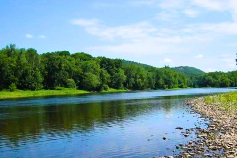 Rare River Views & Access, Cabin by Eden Islands Cabin in New Jersey
