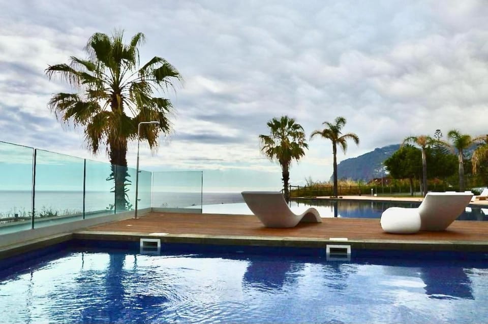 Natural landscape, Mountain view, Pool view, Sea view, Swimming pool, sunbed