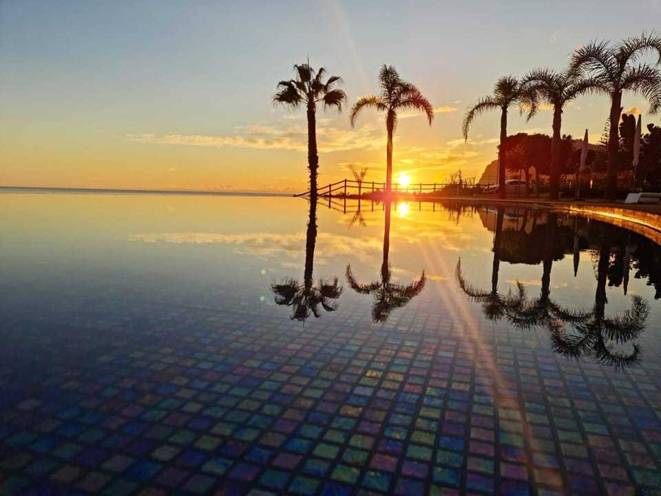 Nearby landmark, Natural landscape, Pool view, Sea view, Swimming pool, Sunset