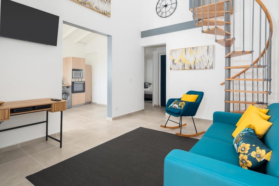 Communal lounge/ TV room, Living room