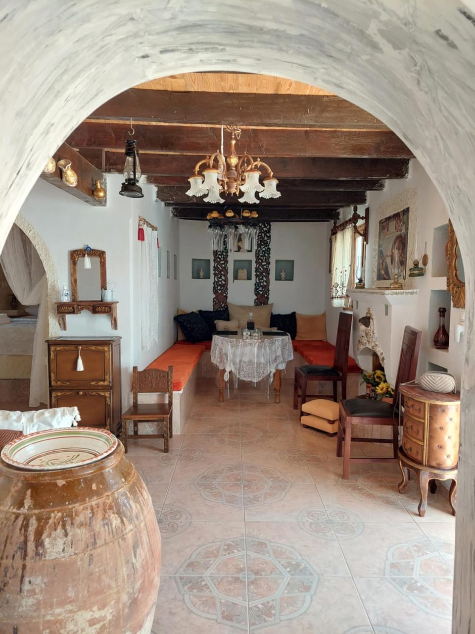 Seating area, Dining area