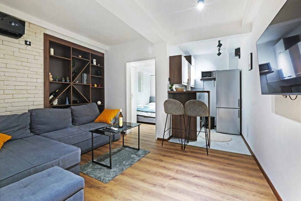 Day, TV and multimedia, Kitchen or kitchenette, Living room, Seating area, minibar