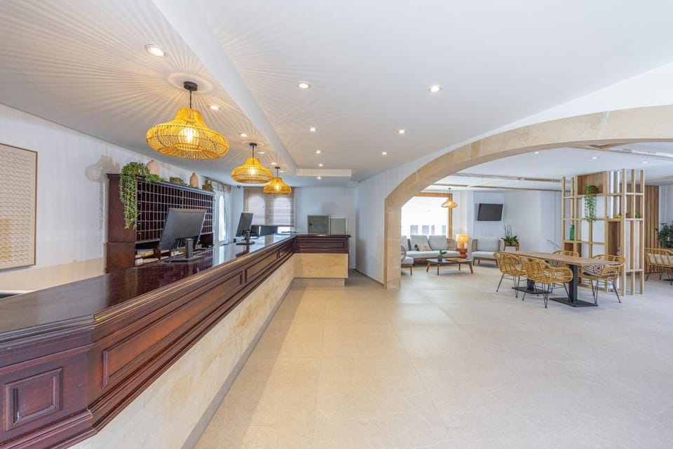 TV and multimedia, Lobby or reception