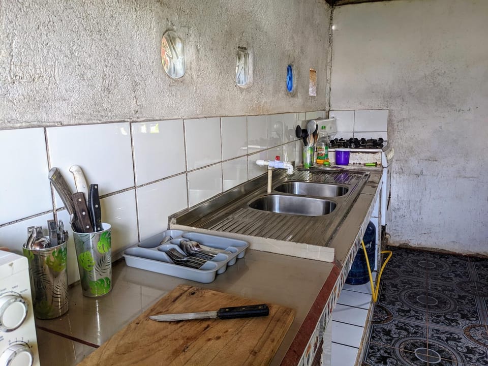Kitchen or kitchenette, Kitchen or kitchenette