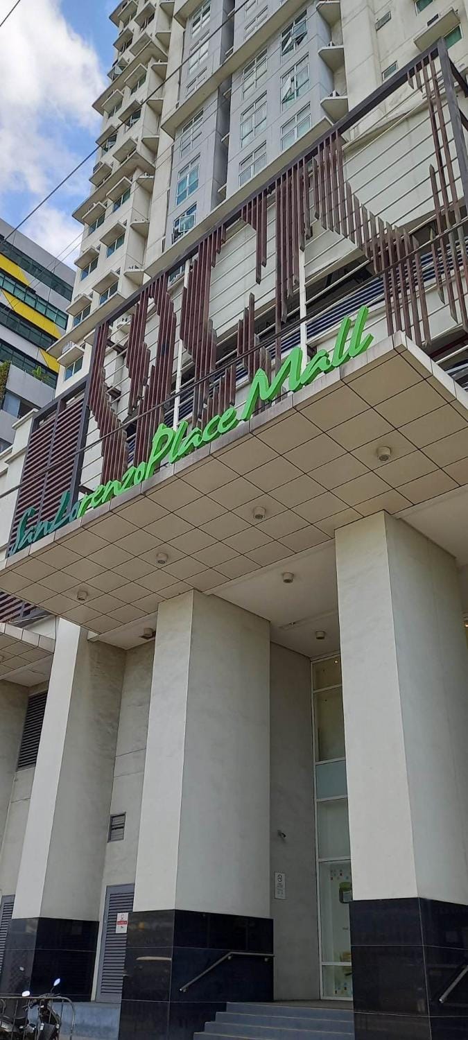 Property building, Restaurant/places to eat