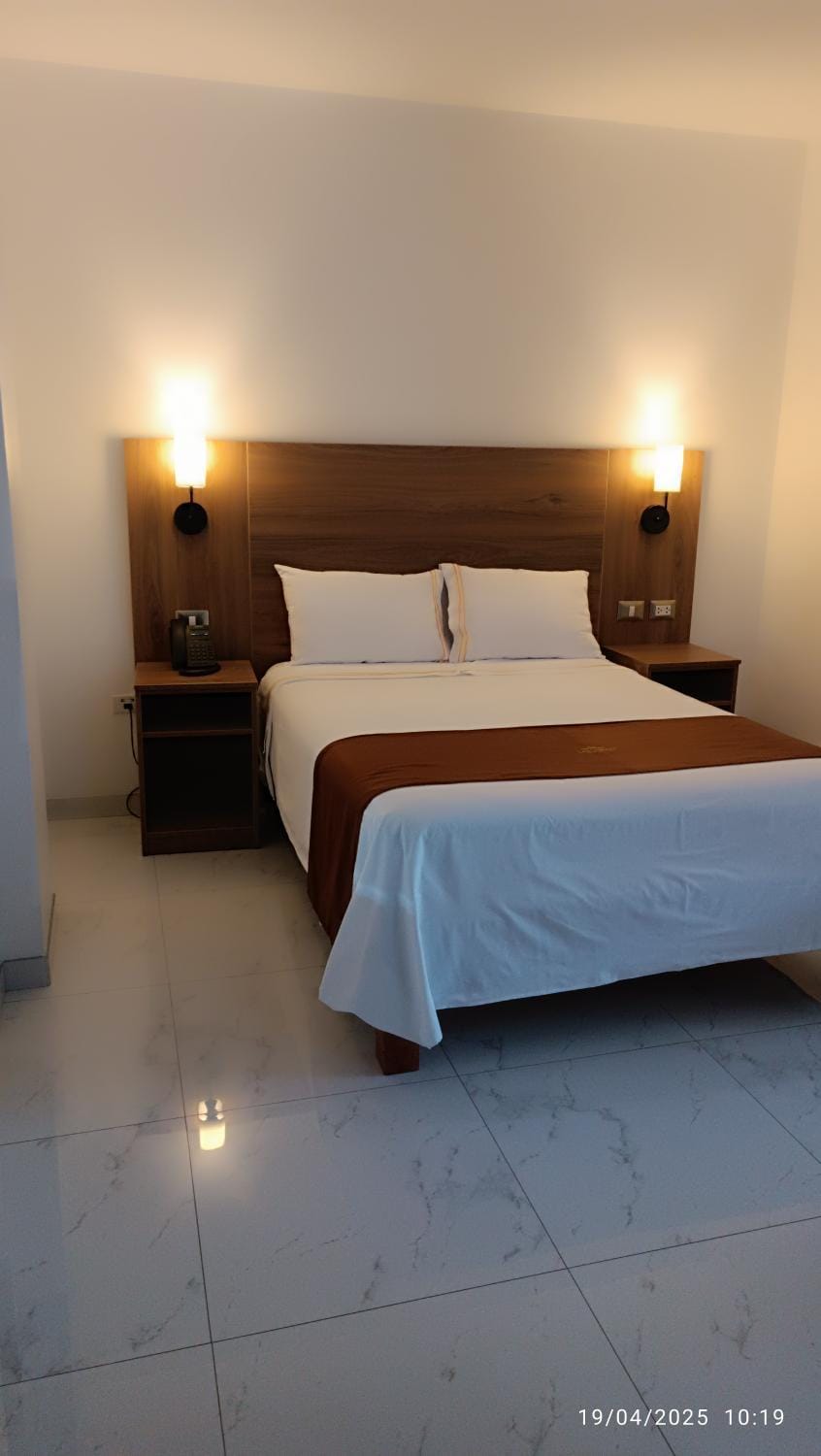 Shower, Bed, Bathroom, TV and multimedia, Bedroom, Guests, Breakfast