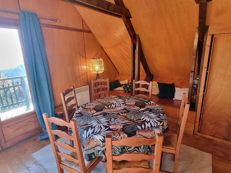 Chalet 5 personnes, proche ski et rando, balcon sud, TV, lave-linge - FR-1-393-165 Chalet in Provence-Alpes-Côte d'Azur