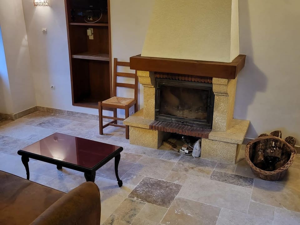 Maison de vacances au cœur du parc de la Brenne avec étang privé, Wi-Fi et animaux acceptés - FR-1-591-376 House in Centre-Val de Loire