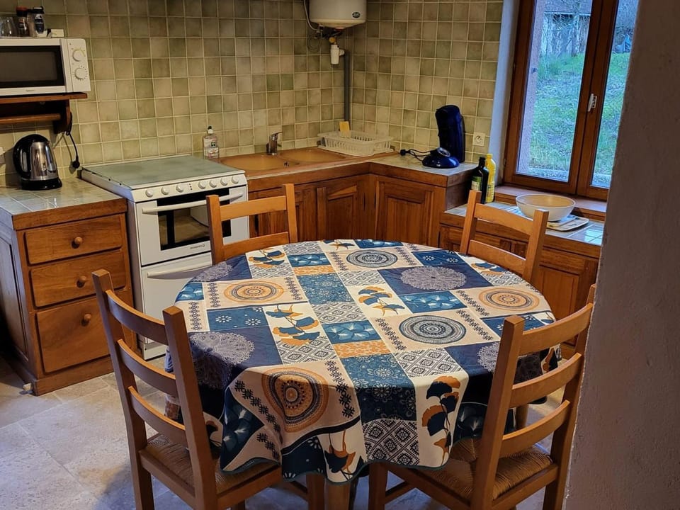 Maison de vacances au cœur du parc de la Brenne avec étang privé, Wi-Fi et animaux acceptés - FR-1-591-376 House in Centre-Val de Loire