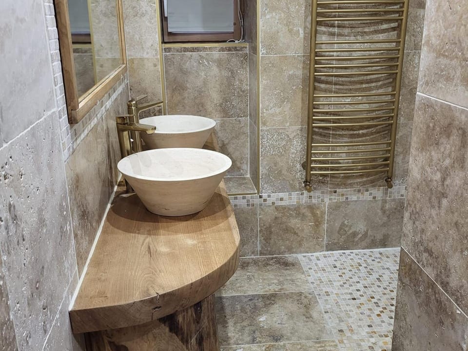 Gîte typique avec étang privé, linge et ménage inclus, Wi-Fi et animaux gratuits - FR-1-591-378 House in Centre-Val de Loire