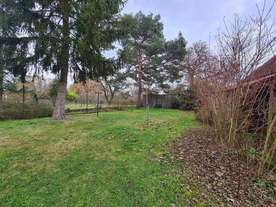 Gîte typique avec étang privé, linge et ménage inclus, Wi-Fi et animaux gratuits - FR-1-591-378 House in Centre-Val de Loire