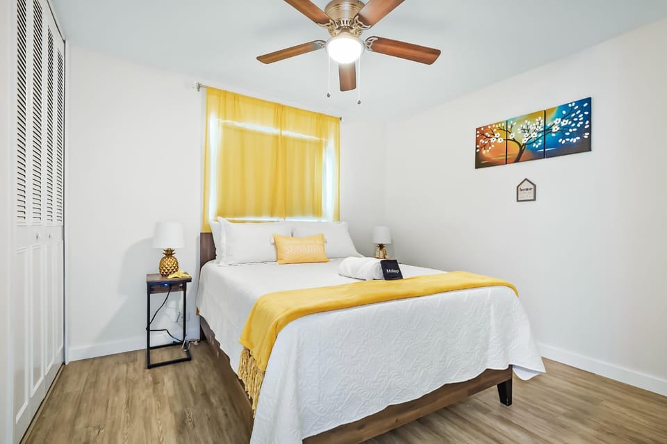 Bed, Photo of the whole room, Bedroom, fireplace