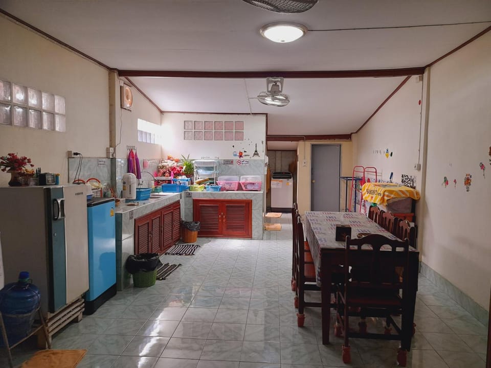 โฮมสเตย์ยายสฤษดิ์ (ซอย 17 ล่าง) Campground/ 
RV Resort in Vientiane Province, Laos