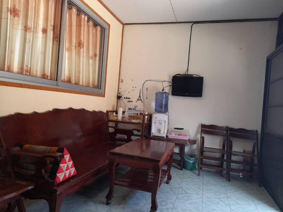 โฮมสเตย์ยายสฤษดิ์ (ซอย 17 ล่าง) Campground/ 
RV Resort in Vientiane Province, Laos