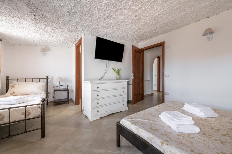 Property building, Living room, Bedroom