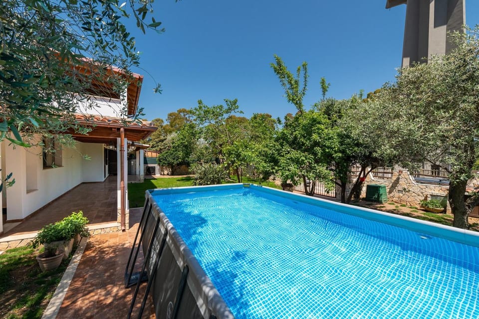 Property building, Swimming pool