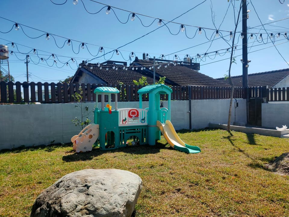 Day, Children play ground