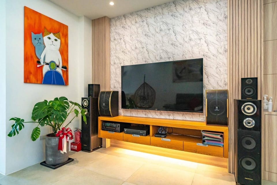Communal lounge/ TV room, TV and multimedia, Evening entertainment