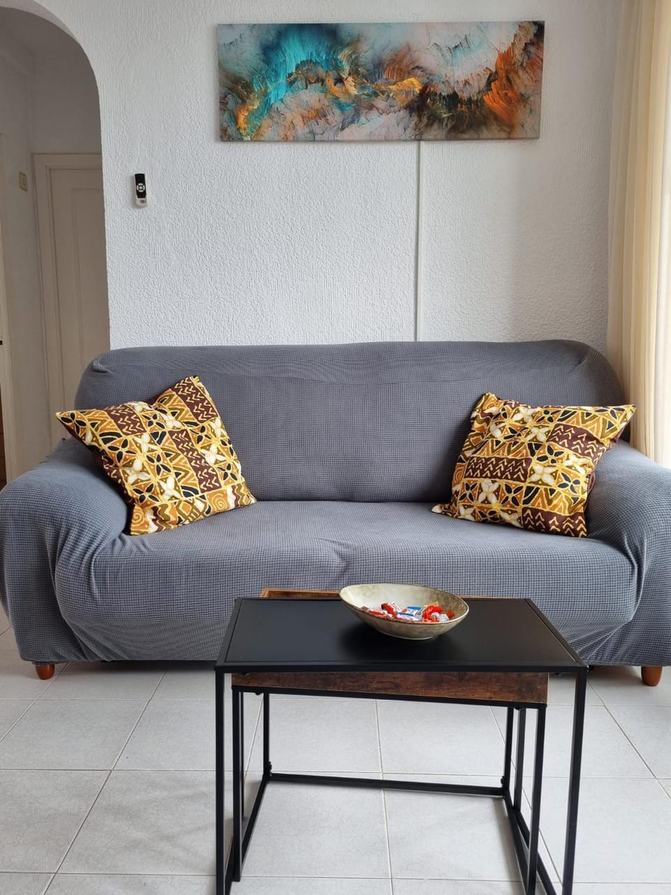 Staff, Living room