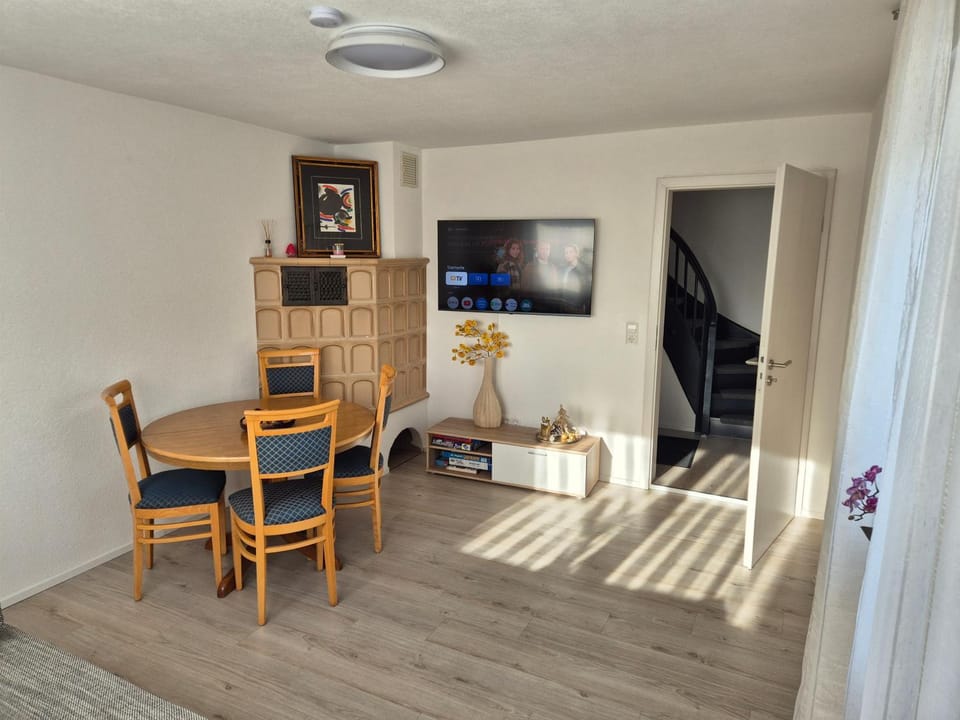TV and multimedia, Dining area