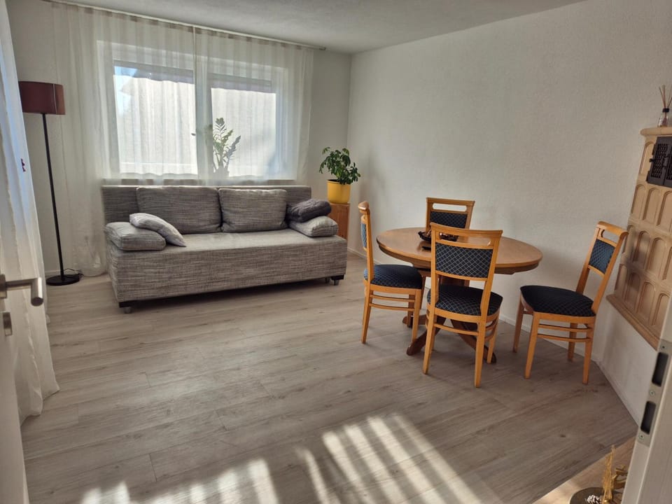 Living room, Photo of the whole room, Seating area, Dining area