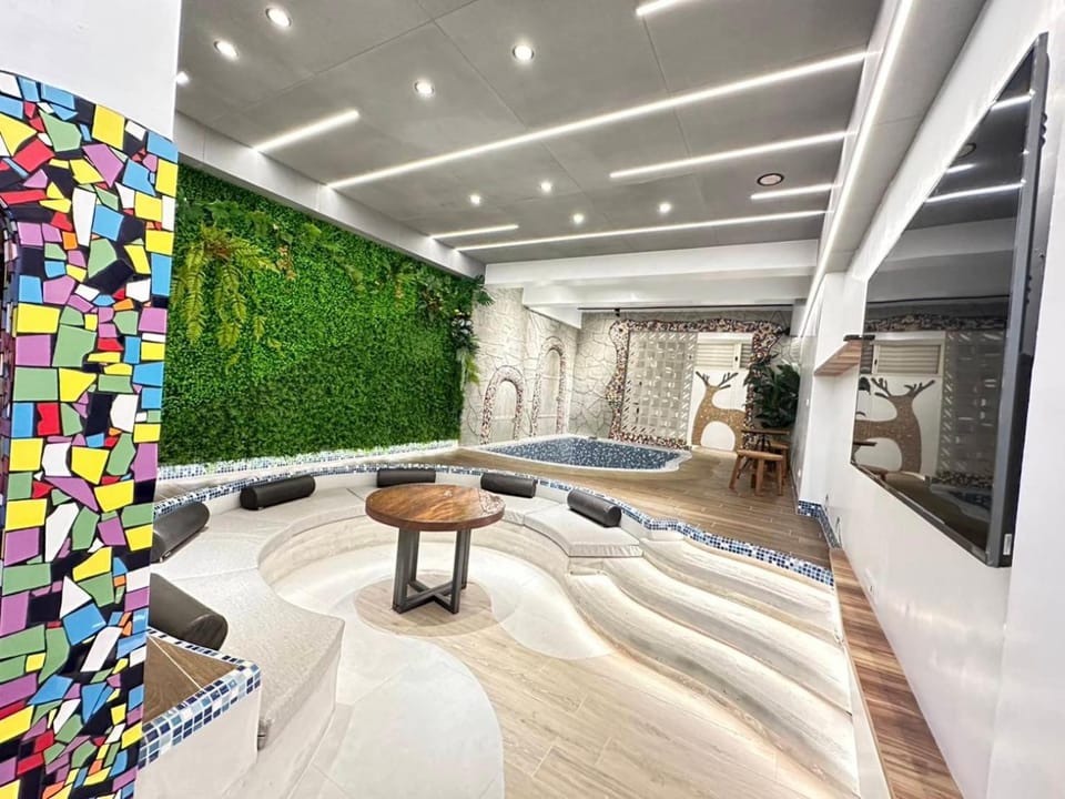 Living room, Swimming pool
