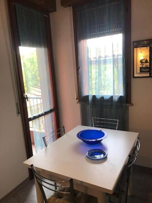 Dining area, kitchen