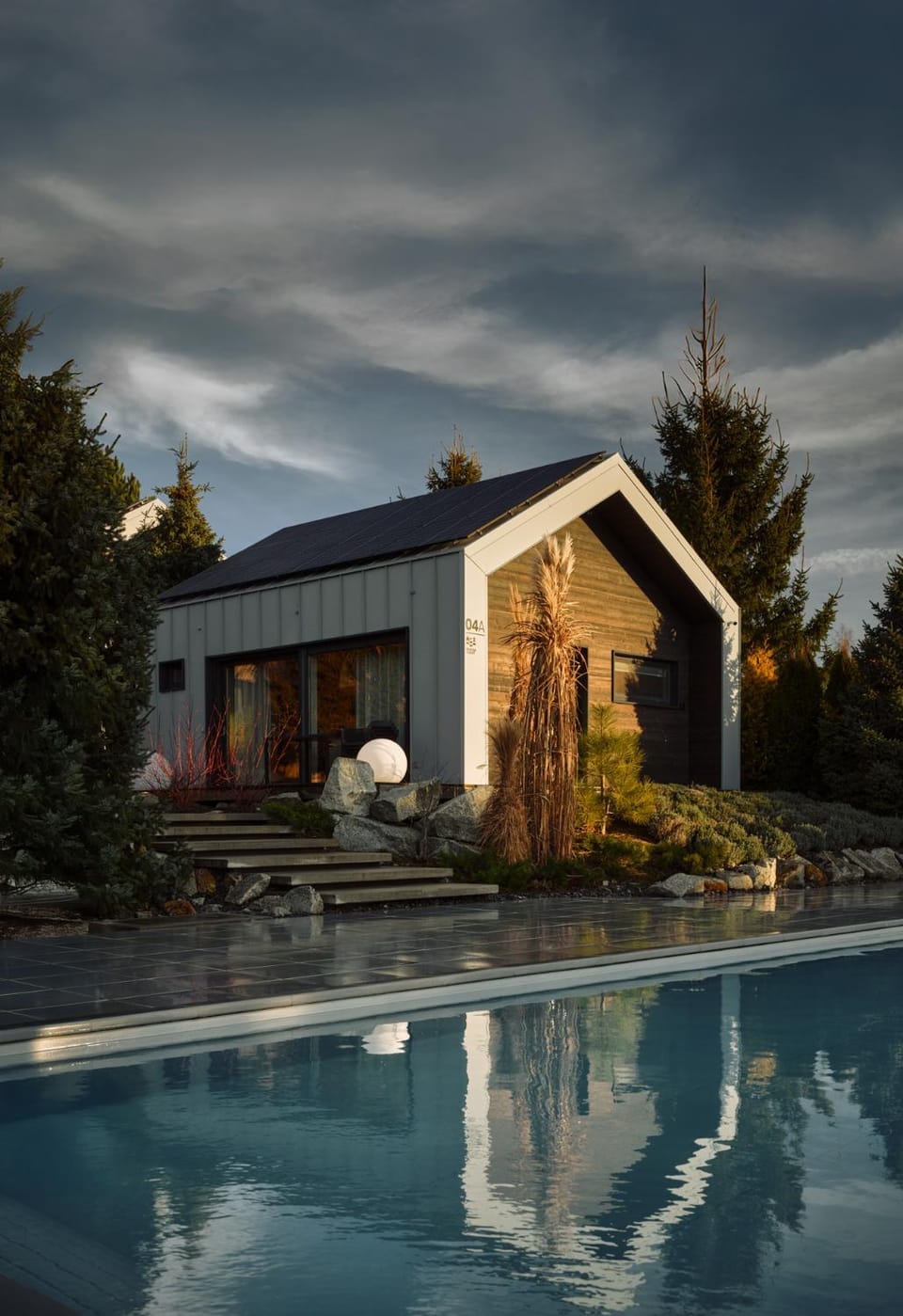 Property building, Day, Garden, Garden view, Pool view, Swimming pool