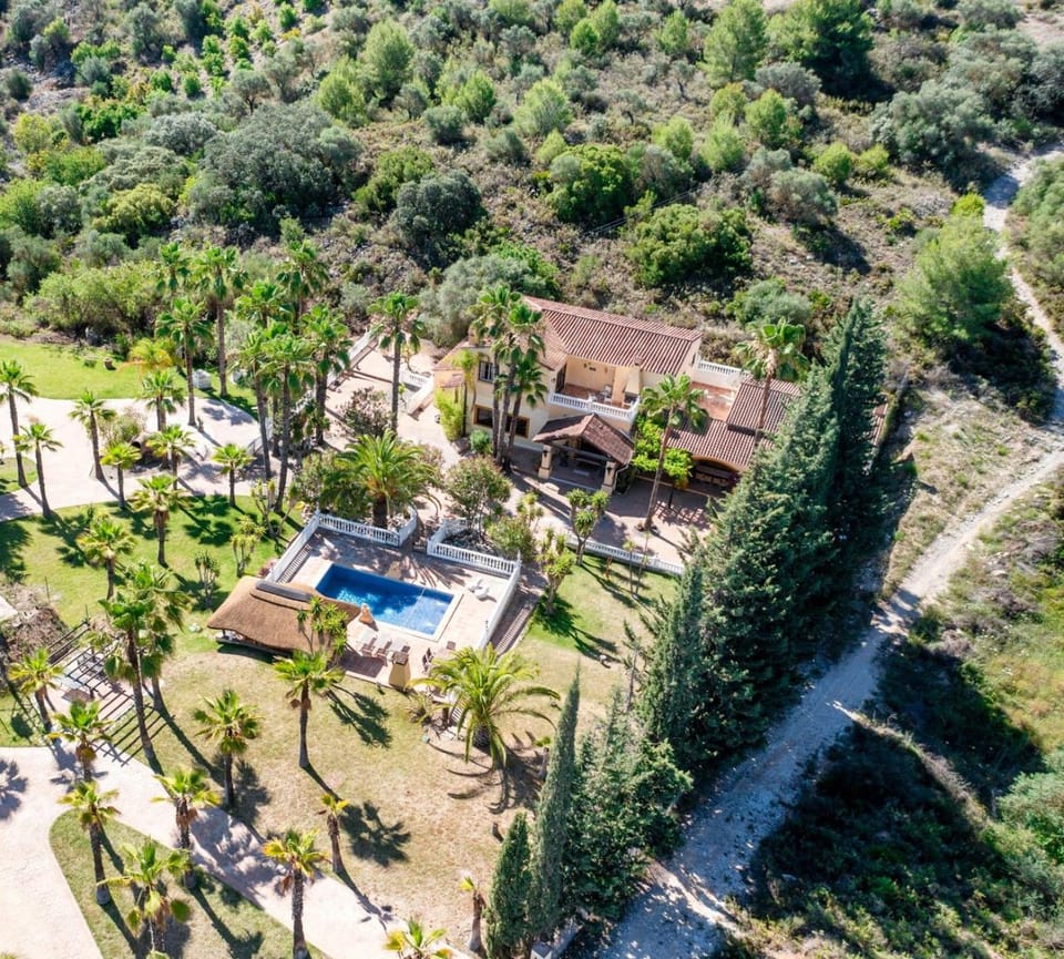 Property building, Bird's eye view, Garden