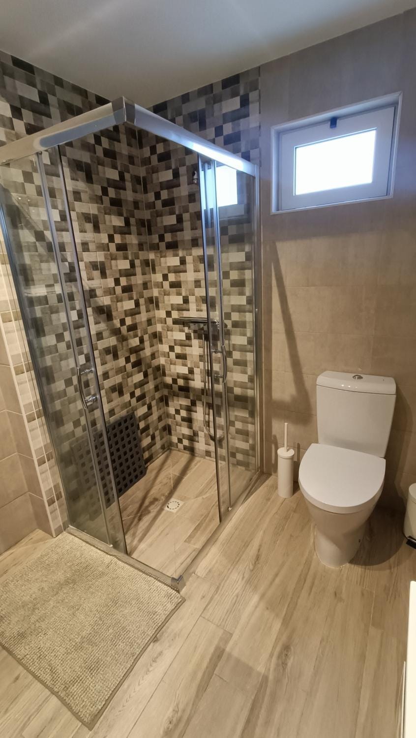 Shower, Toilet, Bathroom