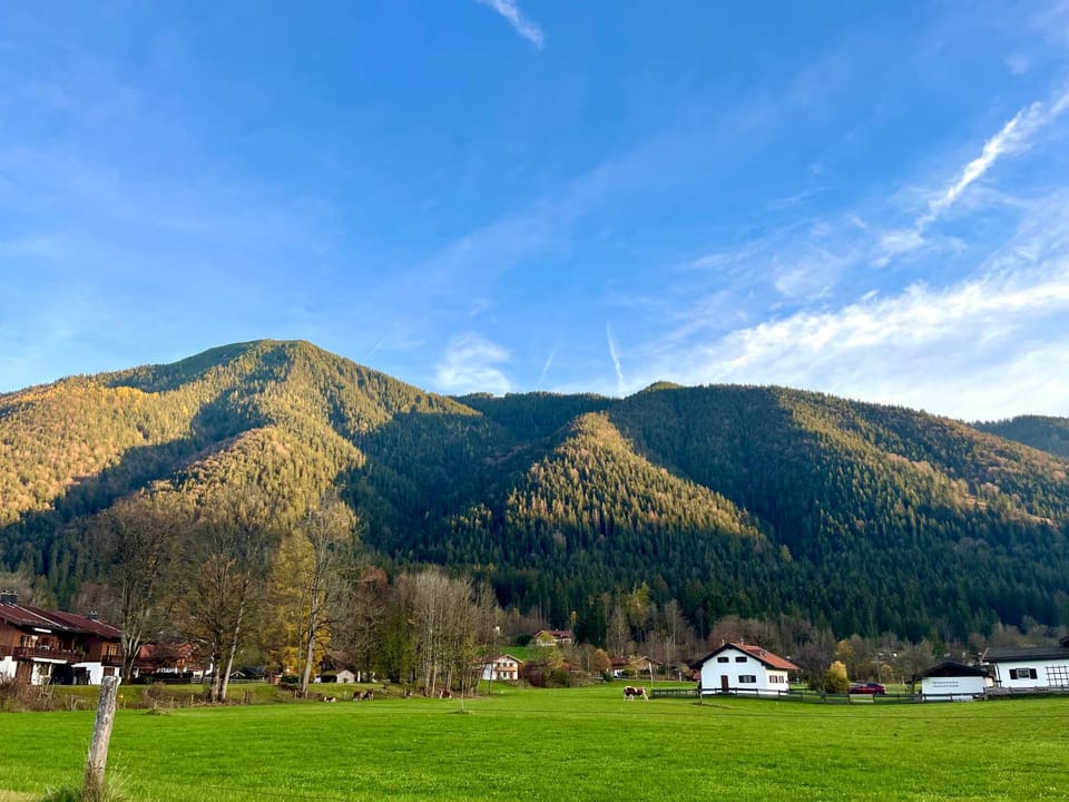 Nearby landmark, Natural landscape, Mountain view