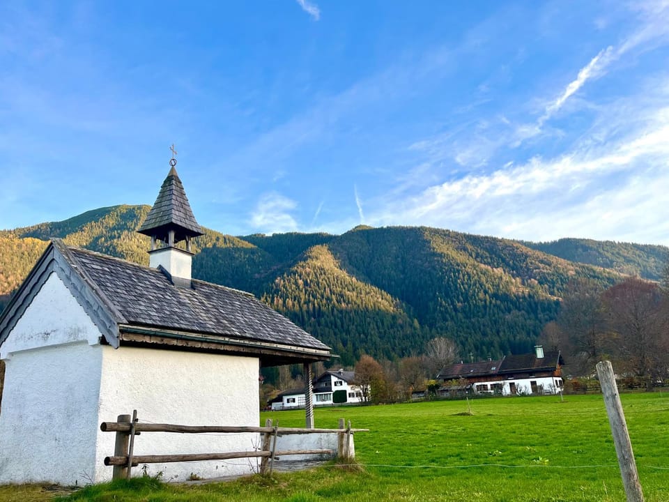 Nearby landmark, Natural landscape, Mountain view