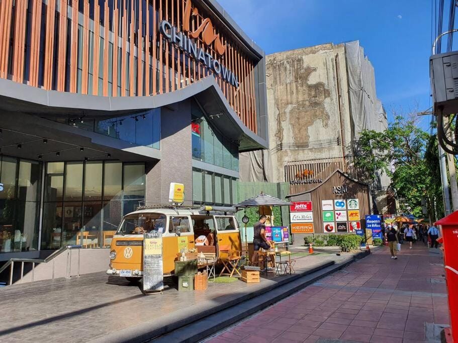 I'M Chinatown Residence Yaowaraj Bangkok Watmungkorn MRT Station Apartment in Bangkok