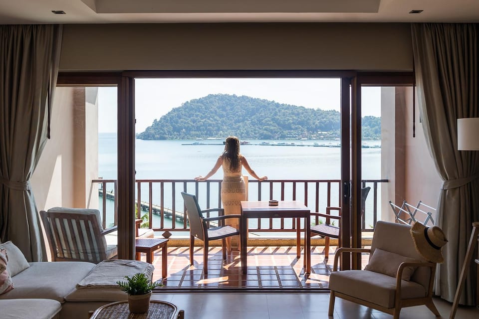 Natural landscape, View (from property/room), Balcony/Terrace, Living room, Mountain view, Sea view